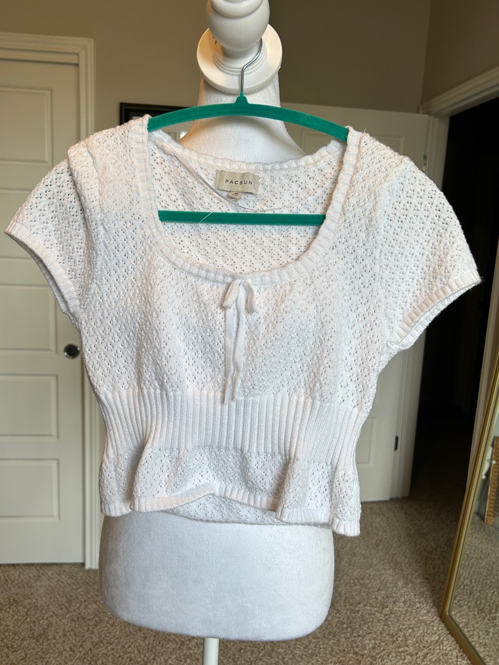 PacSun White Knit Boho Cropped Peplum Top Size Medium NWOT